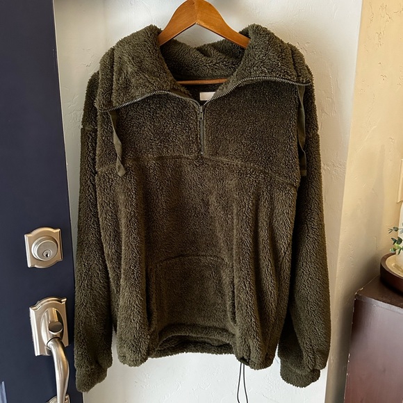 SO | Sherpa Pullover - Green - Picture 3 of 9